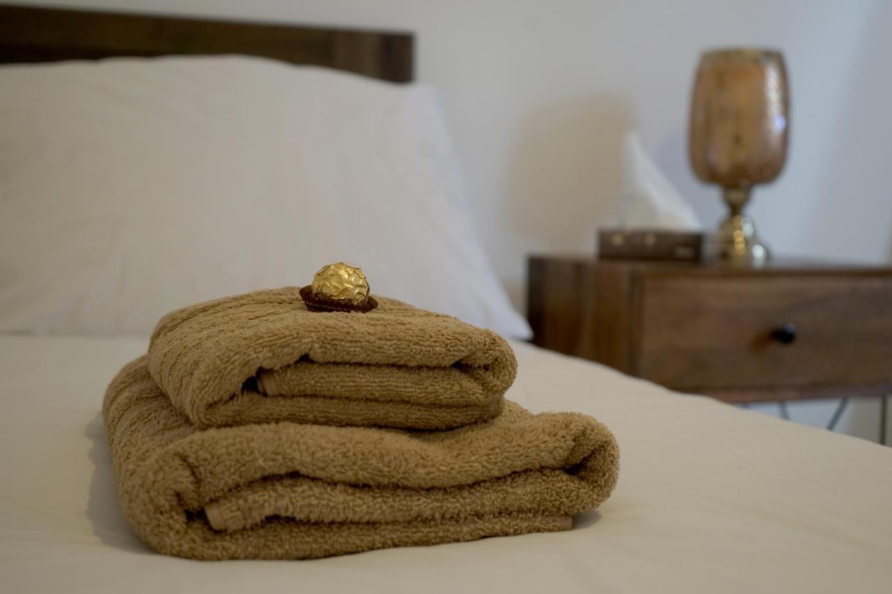 Luxury London Garden Home Sleep 7, 2 Mins To Metro المظهر الخارجي الصورة